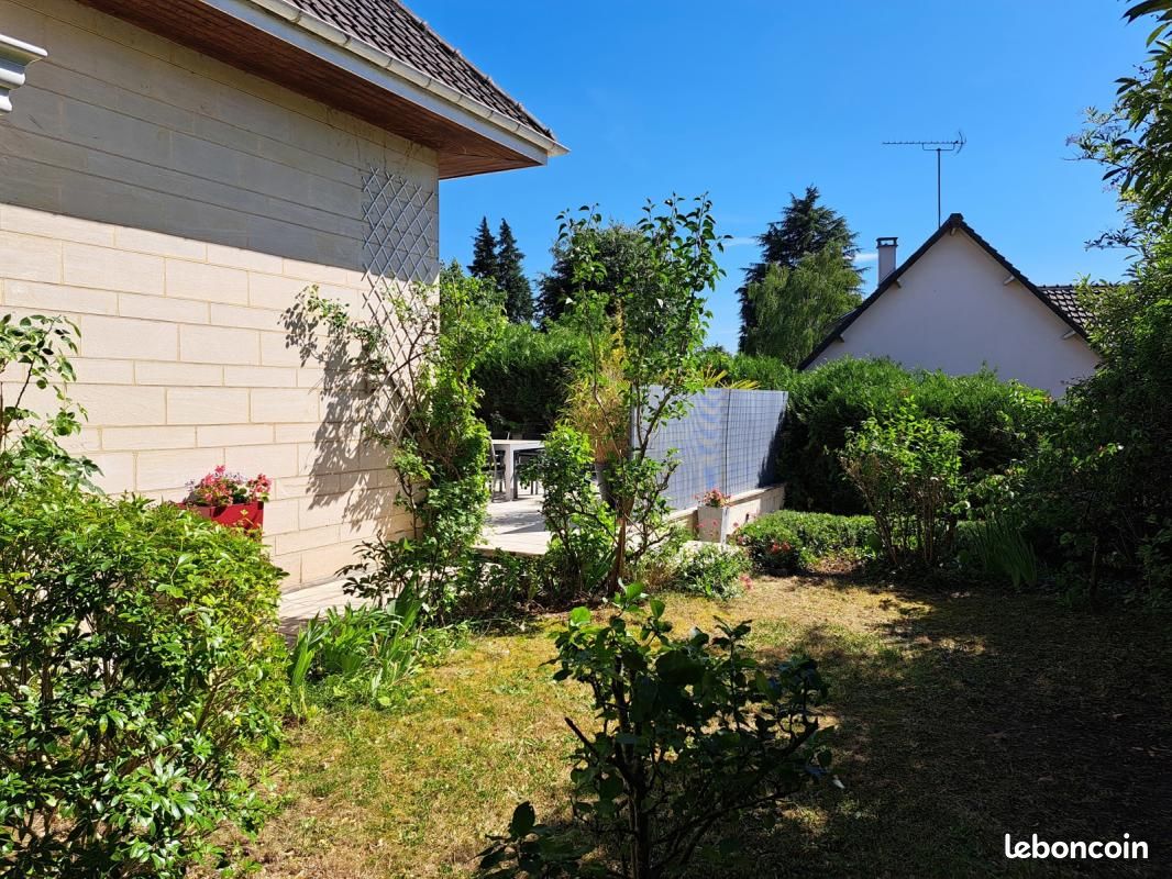 Maison 7 pièces 140 m² · à Bailly · 140 m² · 698 000 €