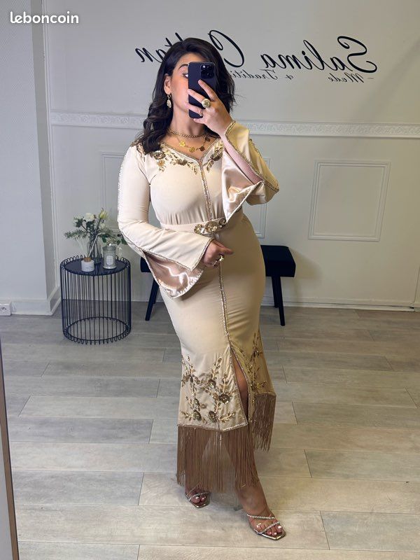 Caftan court (image 1)