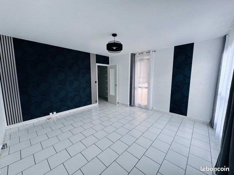 Appartement 3 pièces 60 m² · à Avon · 60 m² · 990 €/mois