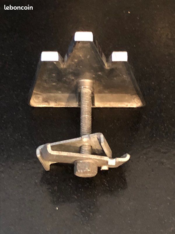 Broche émaillée Coupe Du Monde Villars 1979 – Ski, édition Kramer
