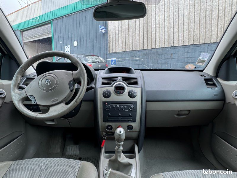 Renault Mégane 2 Classic 2.0i 135 cv luxe privilège garantie 6 mois (image 5)