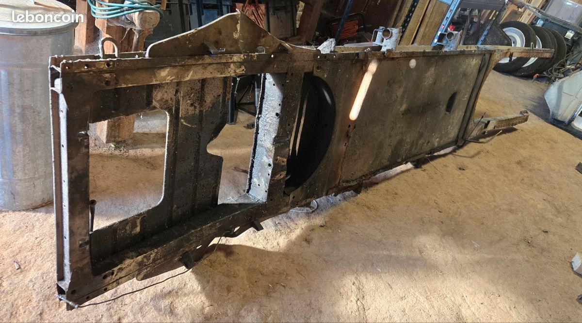 Chassis dyane 2cv ferraille (image 1)
