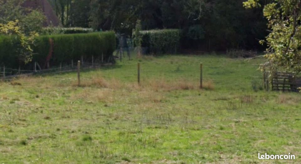 Terrain 1100 m² · à Crestot · 55 000 €