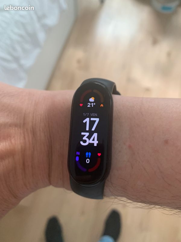Vends Xiaomi mi smart Band 6 (image 1)