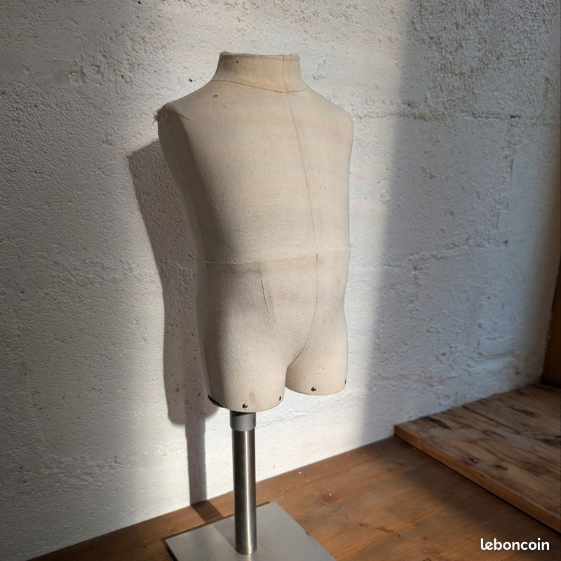 Mannequin enfant couture (image 1)