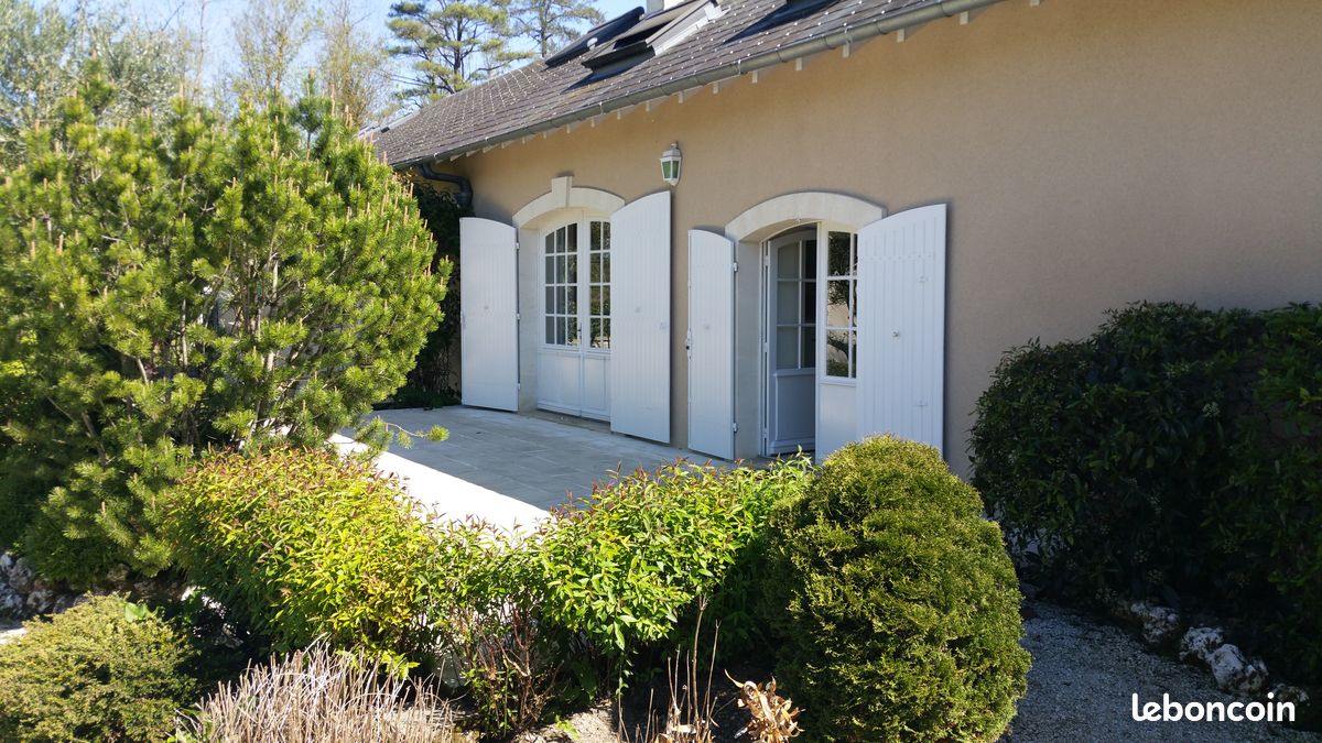 Maison 5 pièces 108 m² · à Saint-Jean-d'Angély · 108 m² · 1 300 €/mois