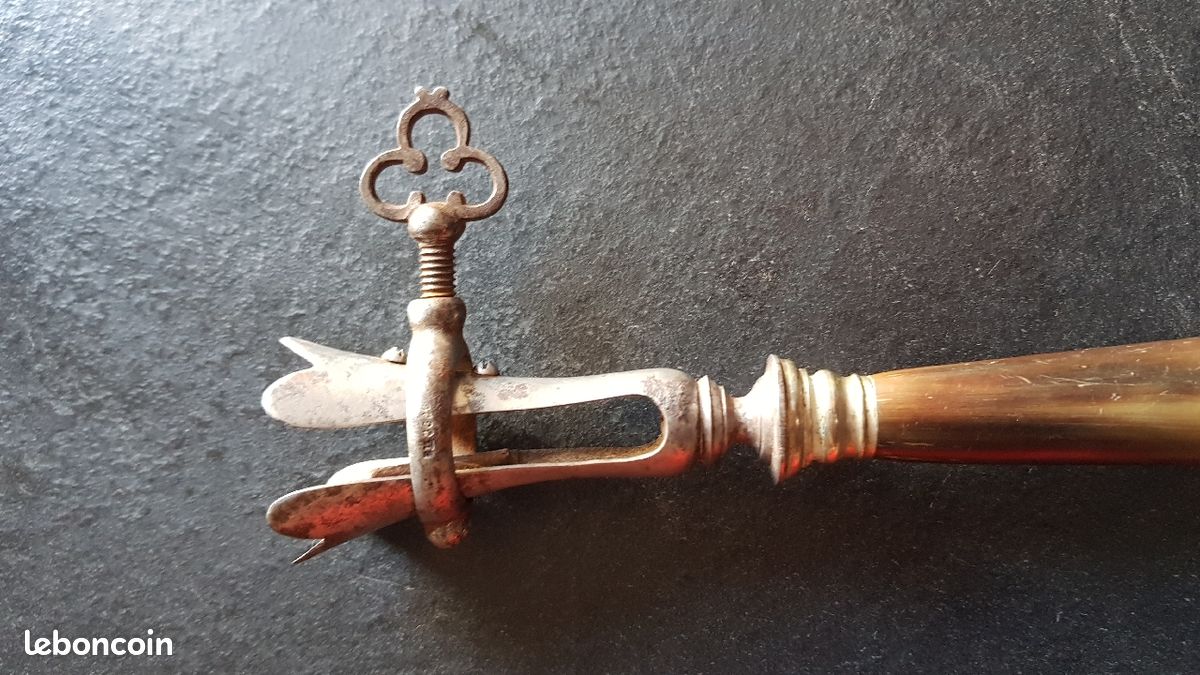 Pince a gigot ancienne (image 3)