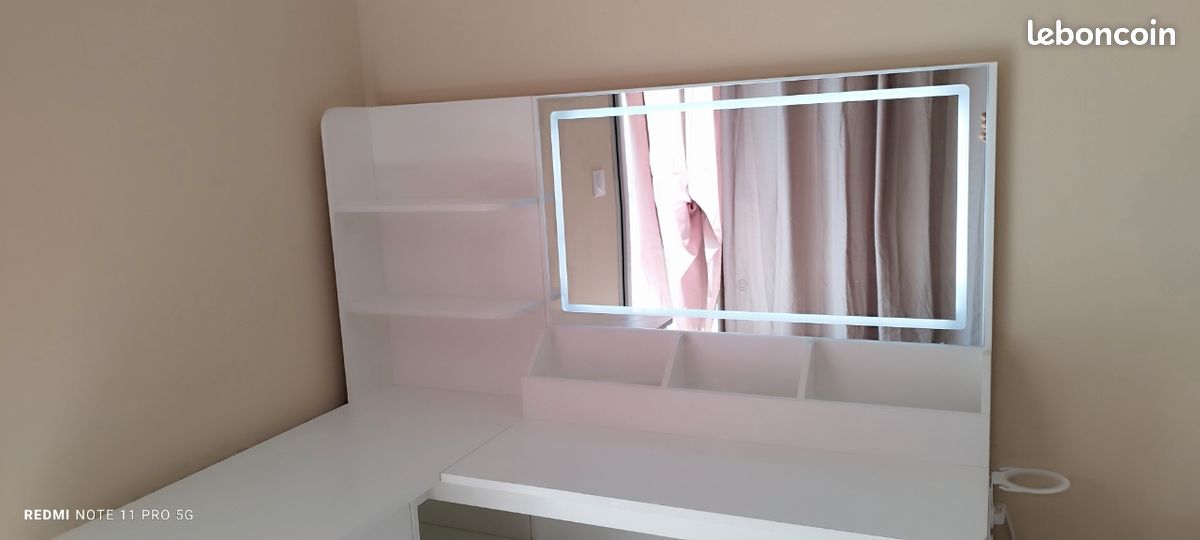 Superbe coiffeuse miroir éclairé et prises intégrées (image 5)