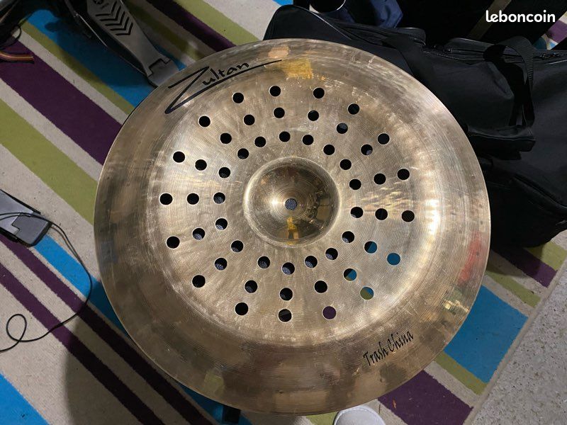 China (image 1)