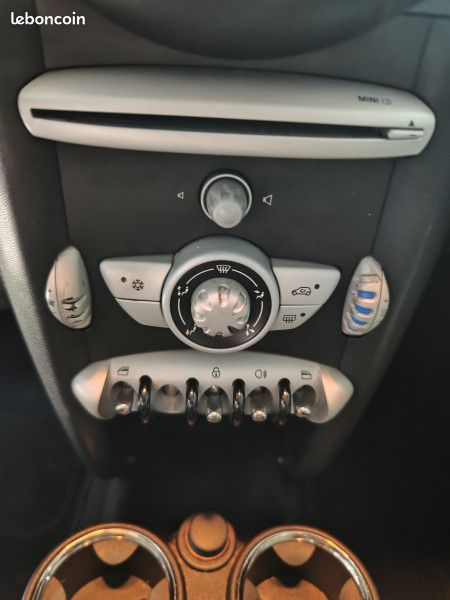 Mini MINI COOPER D 110CH (image 16)