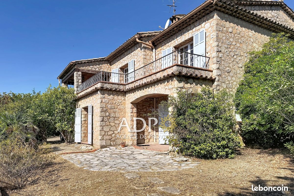 Maison 6 pièces 150 m² · à Grasse · 150 m² · 590 000 €