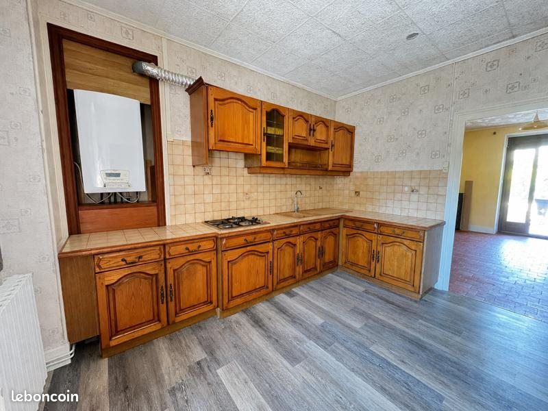 Maison 5 pièces 113 m² · à Mehun-sur-Yèvre · 113 m² · 875 €/mois