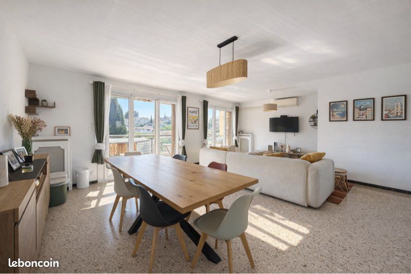 Appartement 3 pièces 82 m² · à La Seyne-sur-Mer · 82 m² · 1 200 €