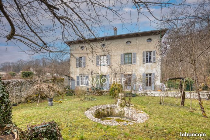 Maison 8 pièces 204 m²