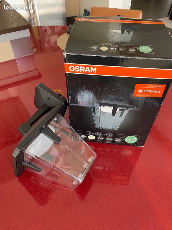 Applique d'extérieur LED neuve OSRAM (image 1)