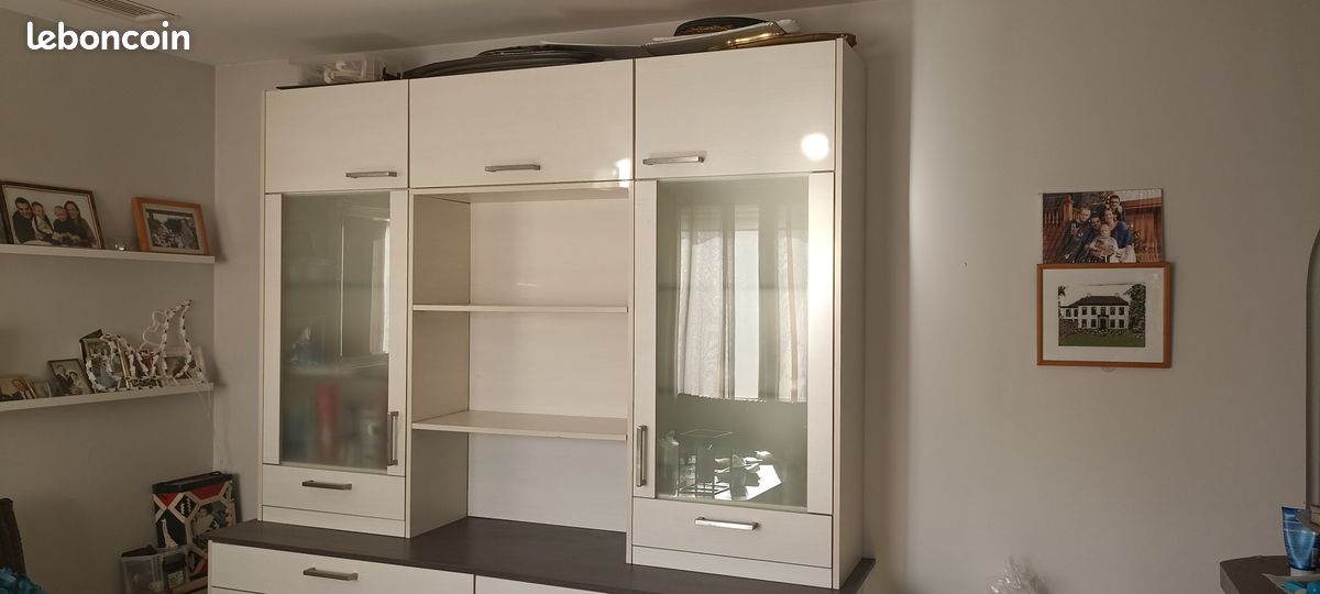 Vitrine (image 2)