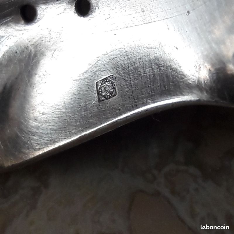 Belle et rare petite cuillère à saupoudrer Charles Christofle période Art Nouveau (image 8)