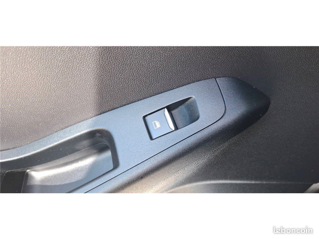 Ford Fiesta VII 1.0 ECOBOOST 95 CH S&S BVM6 Cool & Connect (image 26)
