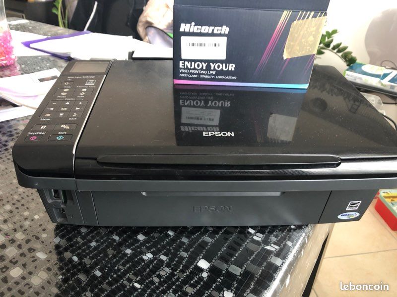 Imprimante espson à réparer plus plusieurs cartouches (image 1)