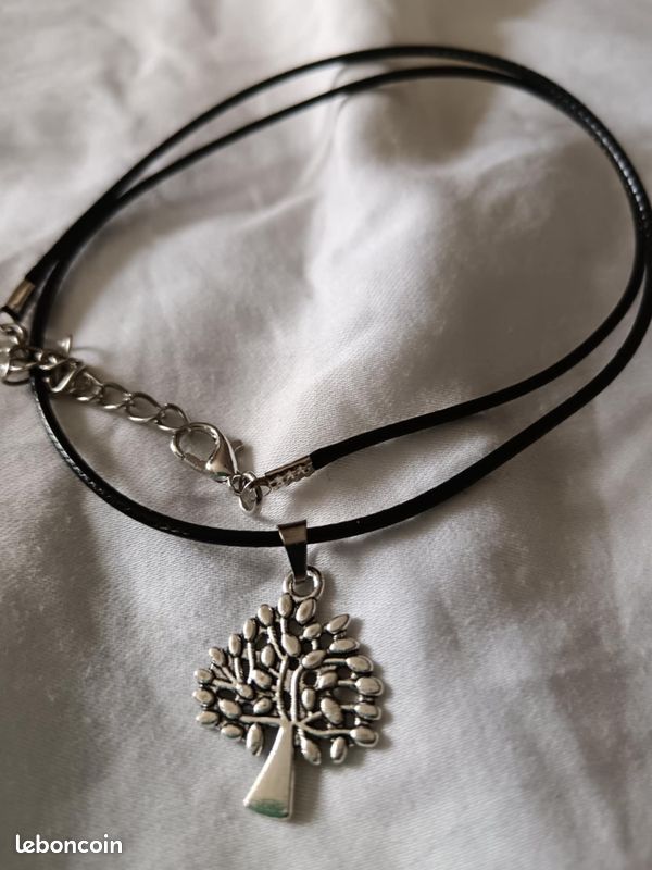 Collier avec pendentif en forme de Arbre de Vie (02) (image 1)