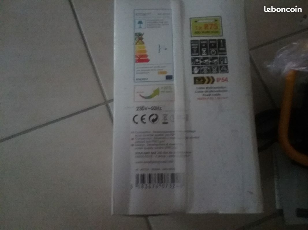 Vend deux projecteurs neuf (image 3)