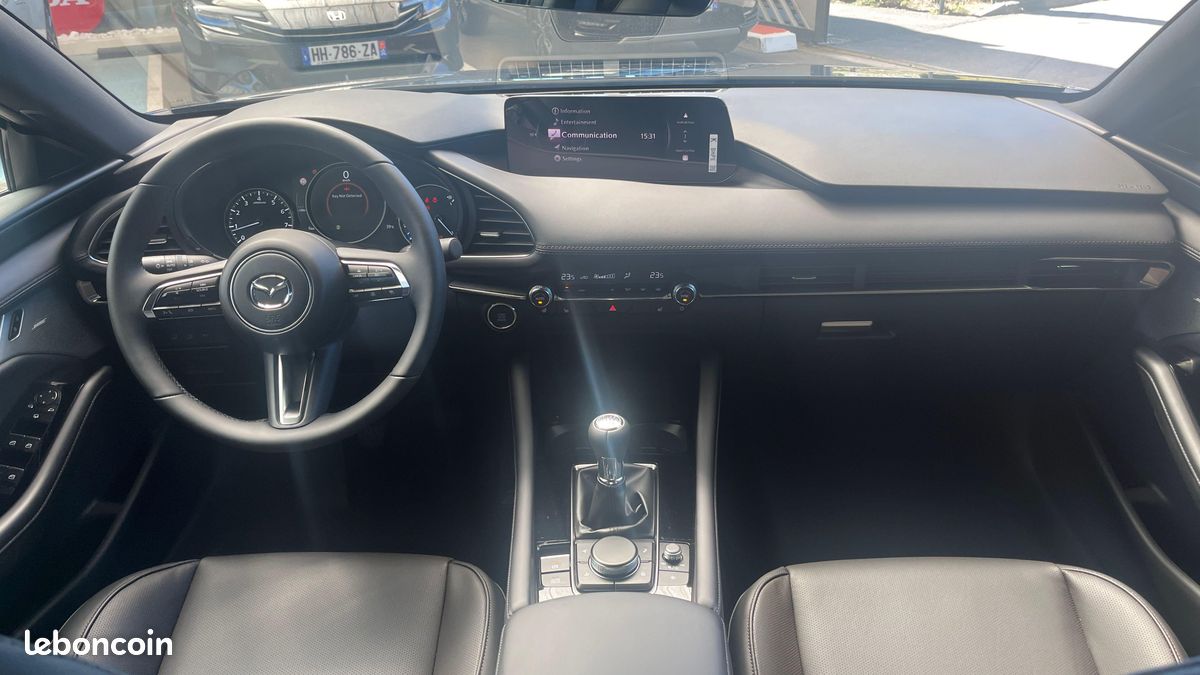MAZDA Mazda3 5 portes 2.0L e-SKYACTIV-X M Hybrid 186 ch BVM6 Takumi (image 9)