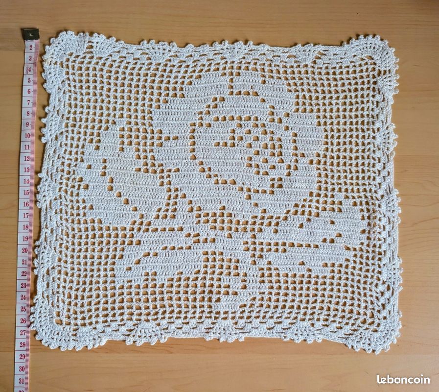 Lot napperons au crochet+ 1 bonnet bébé (image 15)