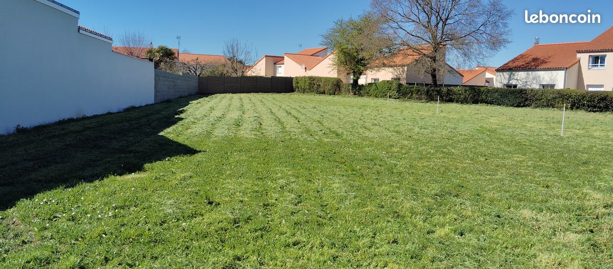 Terrain 964 m² · au May-sur-Èvre · 91 580 €