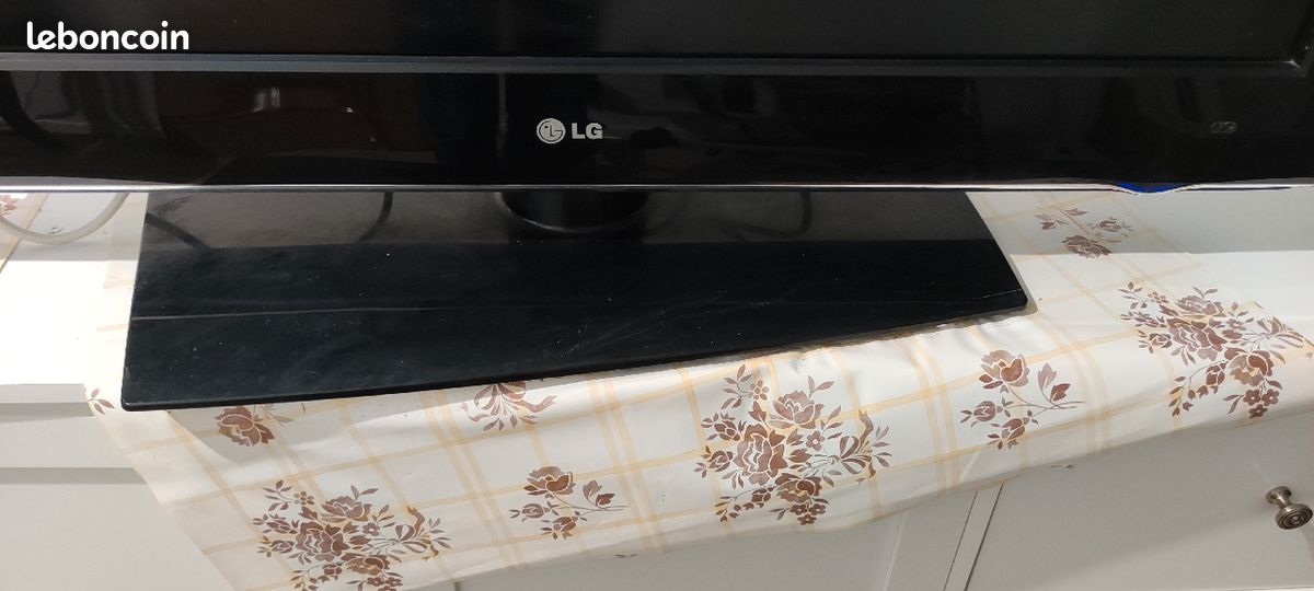 TV LG 37LH5010 pour pièces (image 9)