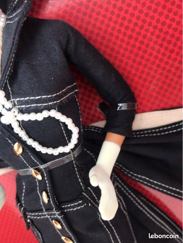 Chapeaux Collection Pepper Barbie Doll Done By Talented Designer Byron Lars Barbie Collector Doll (image 4)