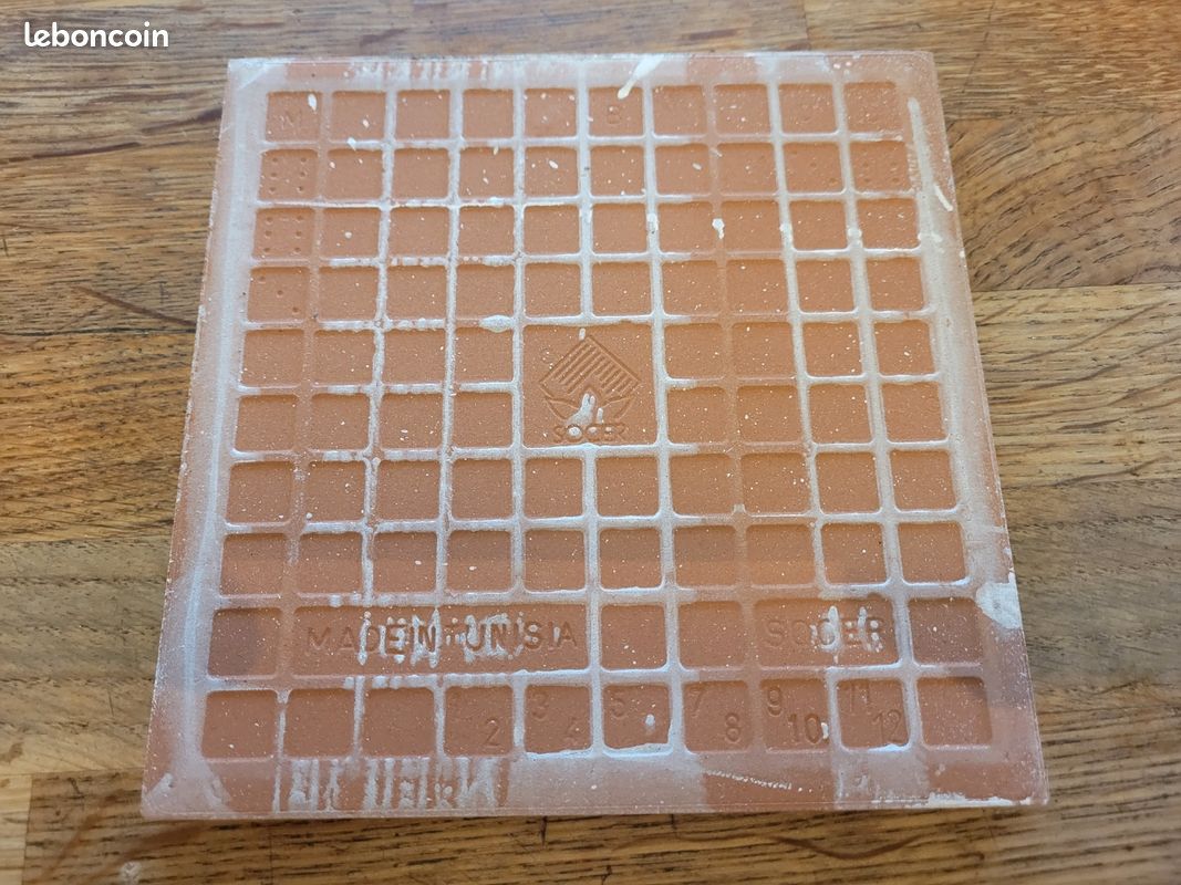 Lot 44 carreaux de carrelage blanc 15x15. 5mm (image 2)