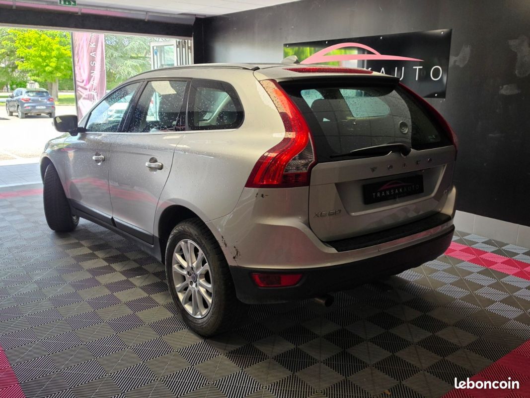 VOLVO XC60 D5 AWD Summum Geartronic A (image 2)