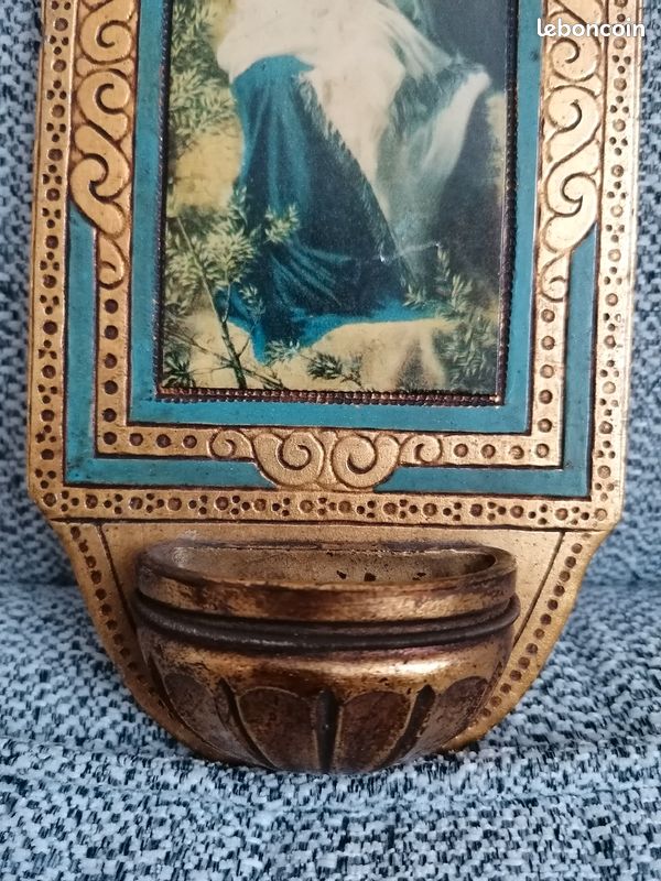 Ancien benitier en bois doré (image 2)
