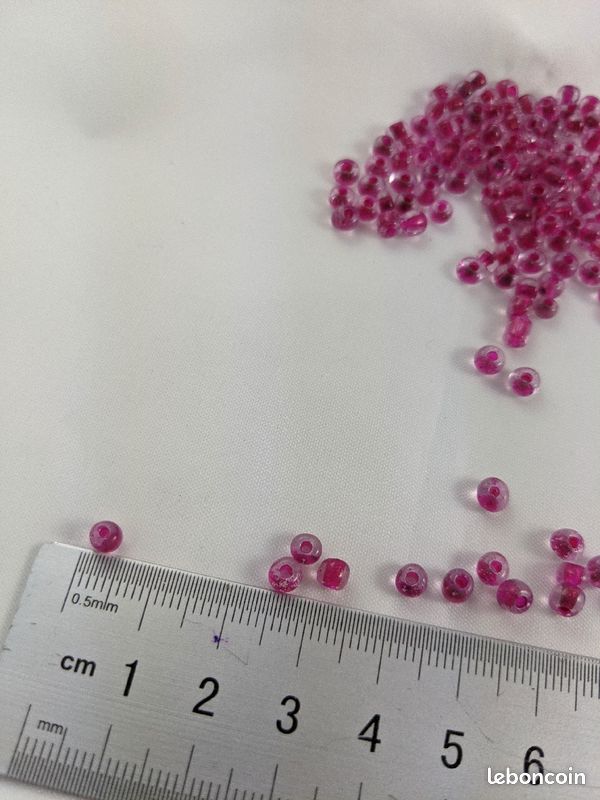 Lot de 160 perles en verre type rocaille/miyuki intérieur couleur rose fuschia(lot P11) (image 2)