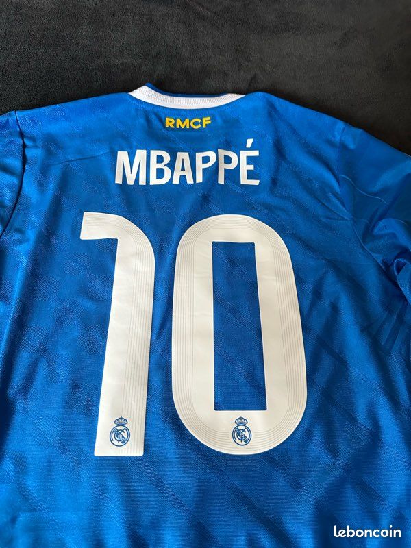 Flocage Officiel Mbappé N°10 – Real Madrid Third 2025/2026 (bleu) – Neuf