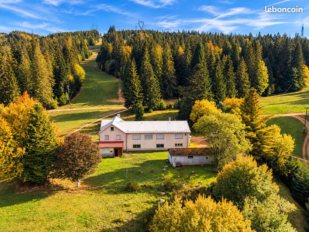 Maison 40 pièces 329 m² · au Bonhomme · 329 m² · 207 000 €