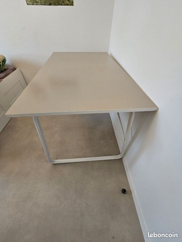 Bureau ikea (image 2)