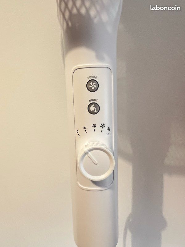 Ventilateur sur pied Rowenta – Silencieux – Mode Nuit & Turbo (image 2)