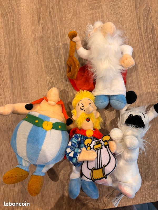 Lot de peluches Disney, Pixar, Astérix et animaux – Bon état (image 6)