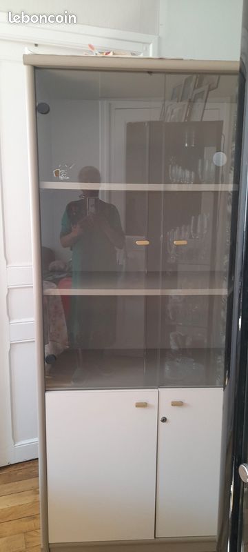 Vitrine (image 2)