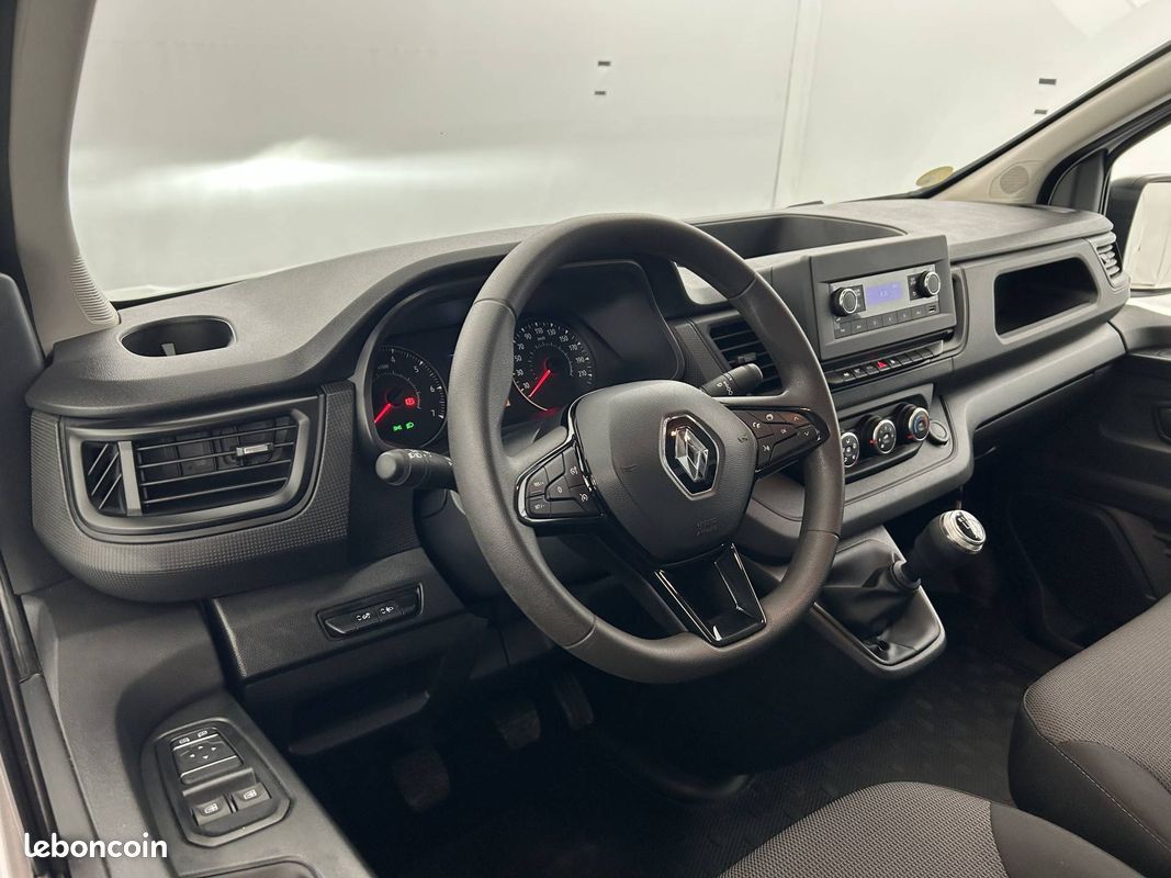 RENAULT FG CF L1H1 3T blue dci 130 E6E (image 10)