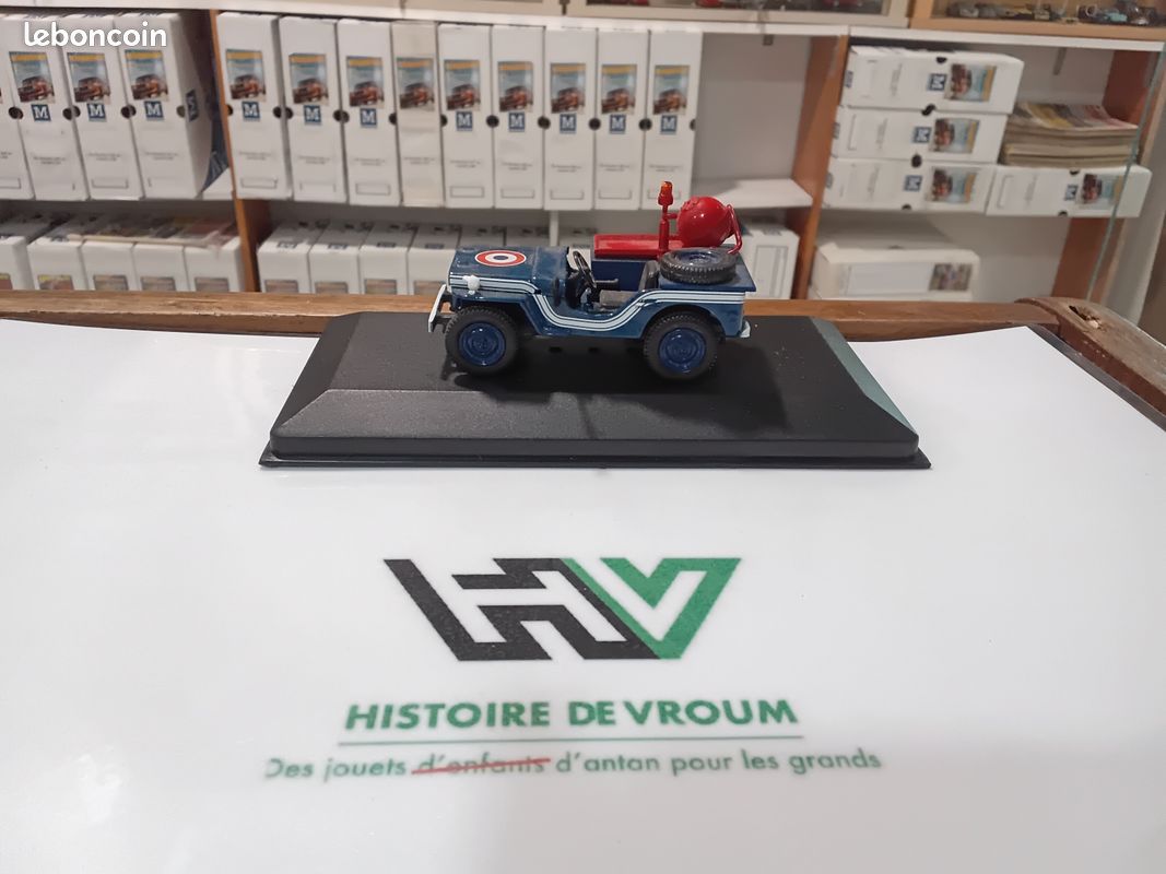 jeep willys 1945 gendarmerie 1/43 | Puces Privées