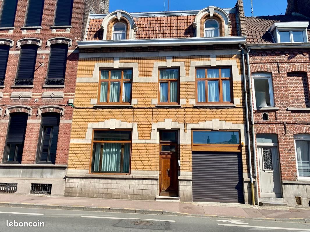 Maison 8 pièces 197 m² · à Tourcoing · 197 m² · 262 500 €