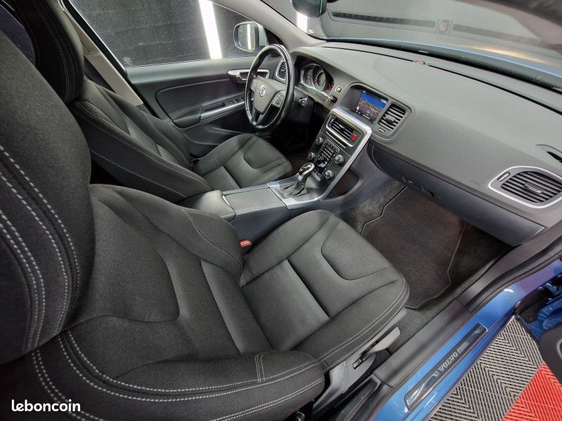 Volvo V60 D3 150CH MOMENTUM GEARTRONIC * ATTELAGE * BLUETOOTH * SUIVI COMPLET (image 14)