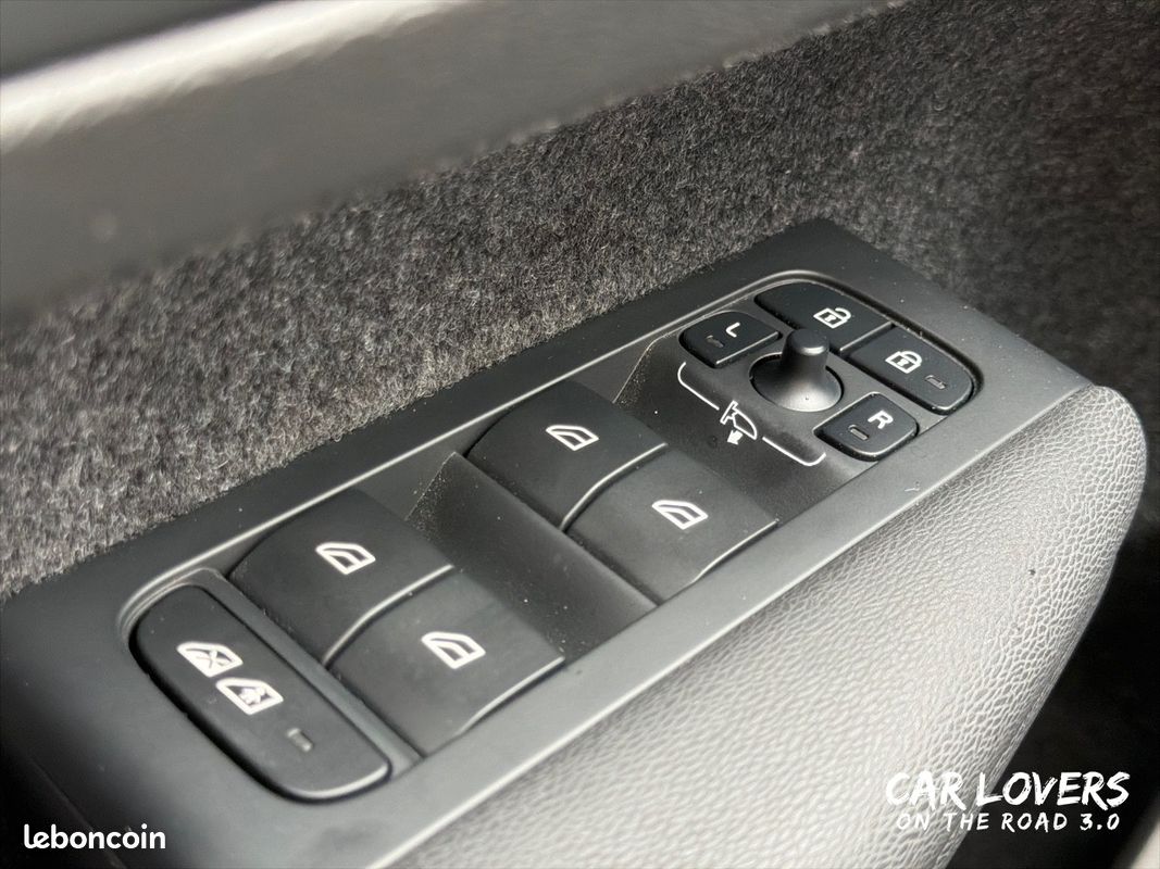 VOLVO XC40 T4 Recharge 129+82 ch DCT7 Plus (image 16)