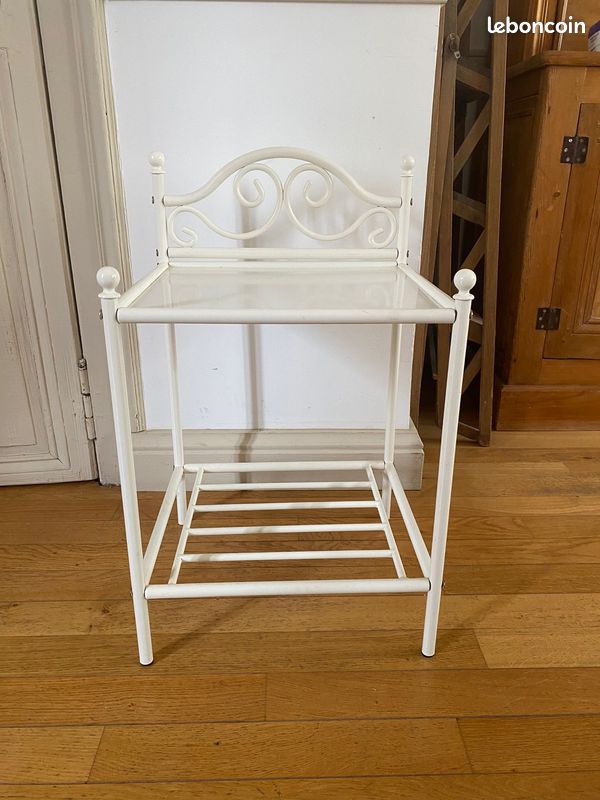 Table de chevet (image 1)