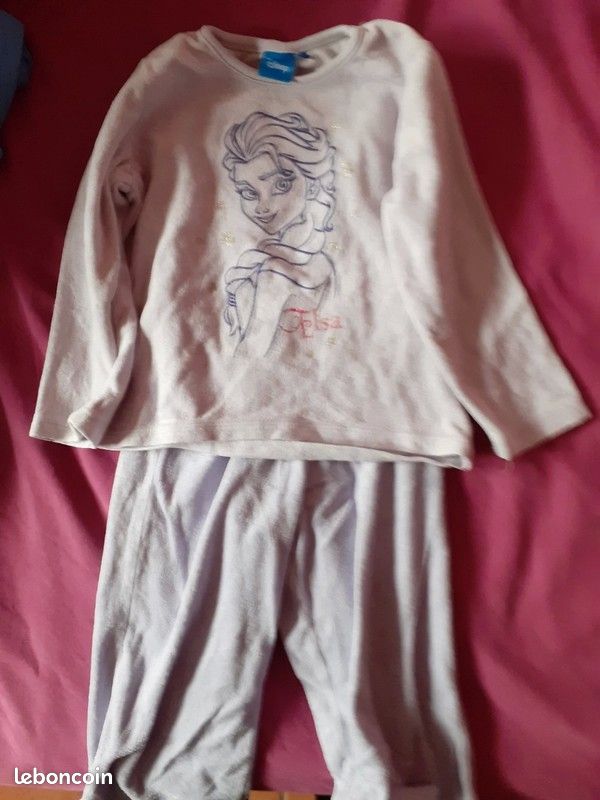 Pyjamas 2 pièces Disney 2 - 3 ans (image 1)