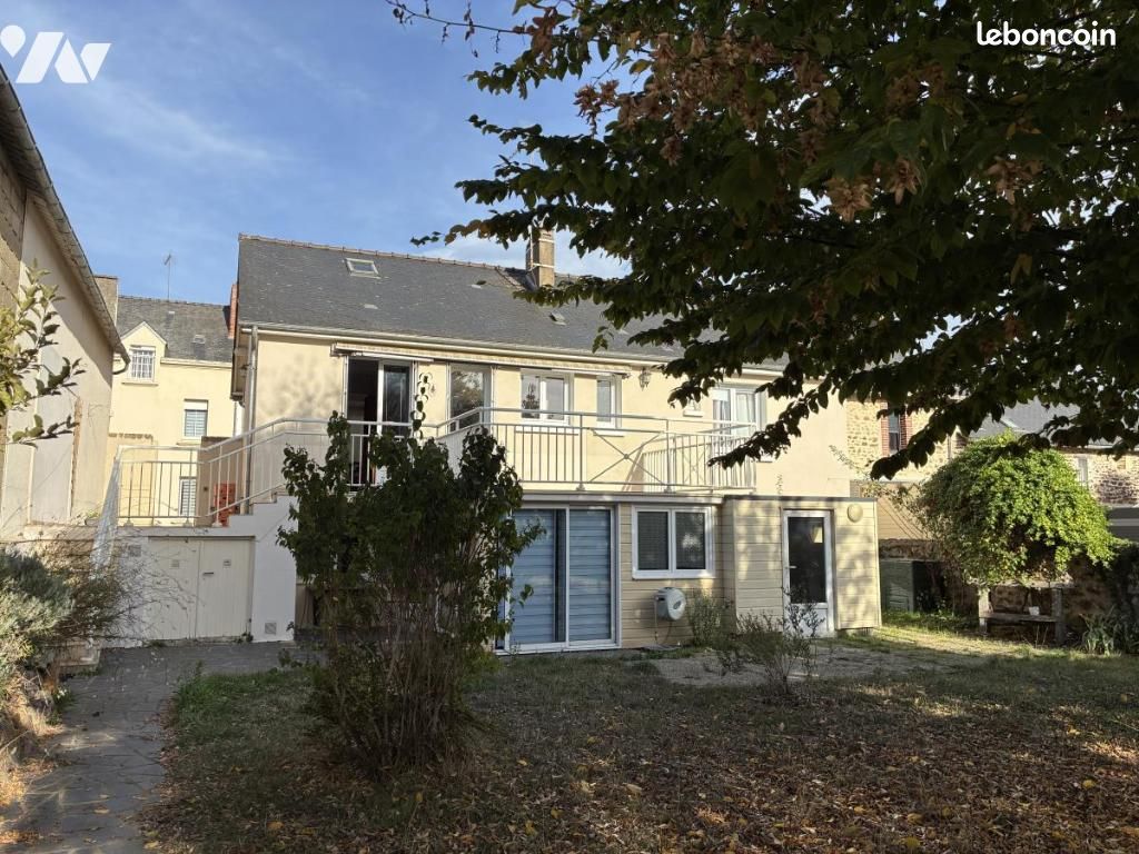 Maison 135 m² · à Montsûrs · 135 m² · 146 000 €