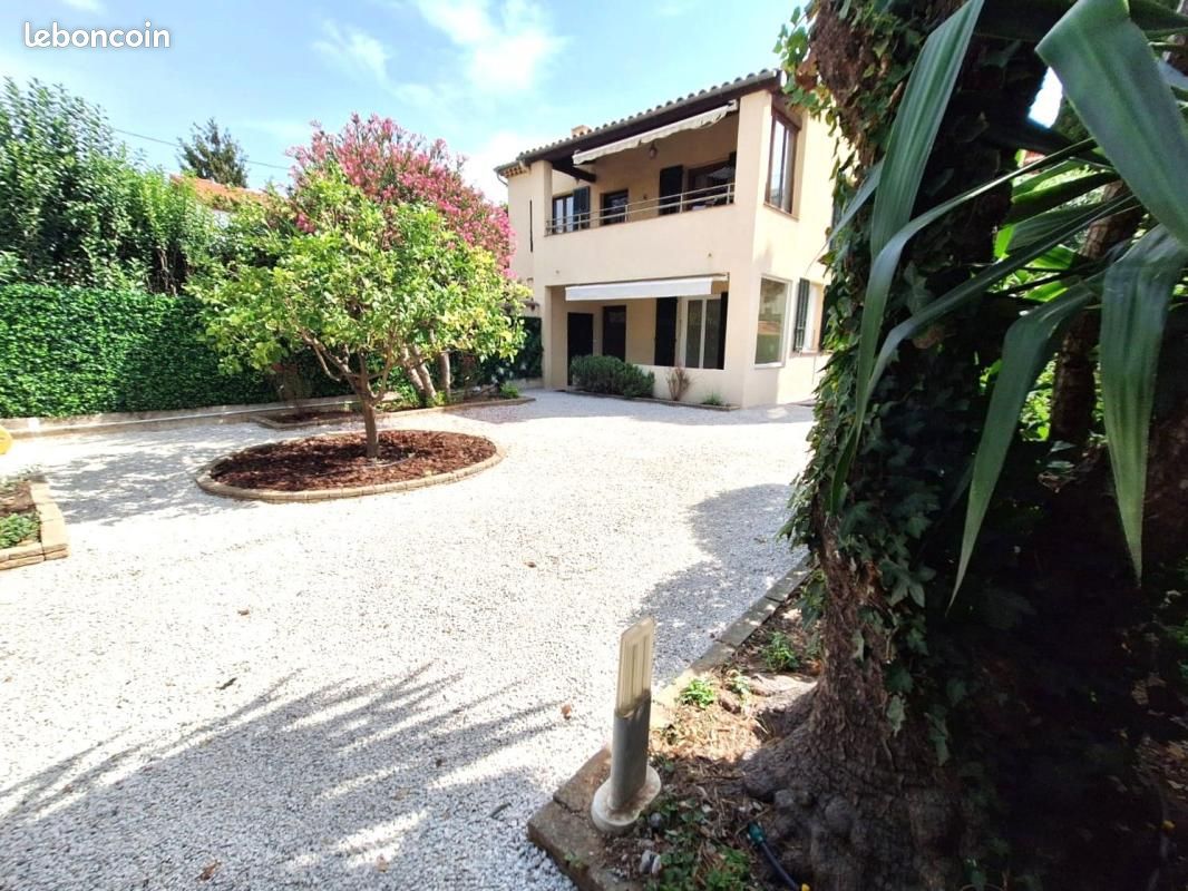 Appartement 3 pièces 70 m² · à Cagnes-sur-Mer · 70 m² · 659 000 €