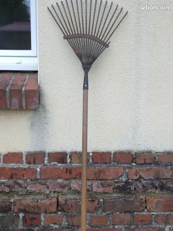 Binette + outil pour faire des lignes + râteau à gazon ou outils de jardinage (image 5)